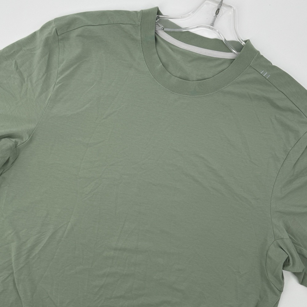 Lululemon Mens Zeroed In Training Performance Stretch Gym Willow Leaf size Large